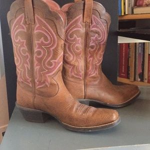 Ariat women’s cowboy boots size 8.5B